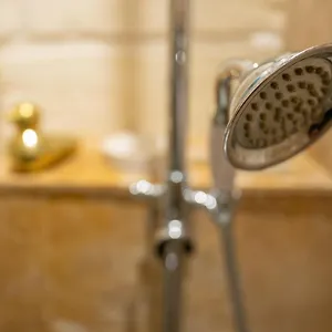 https://duplex-calme-et-climatise-au-centre-historique.fr-provencehotel.com