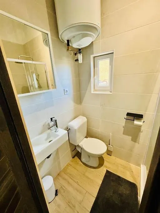 Studio De La Lauze Bourg-Saint-Andeol Apartment